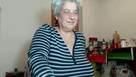 Snapshot of exquisitemature chatting on 01.25.25 ExquisiteMature online show from 01.25.25