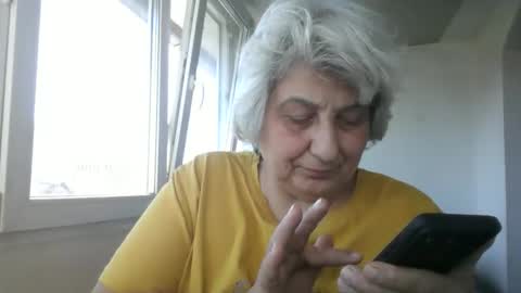 Snapshot of exquisitemature chatting on 04.06.26 ExquisiteMature online show from 04.06.26