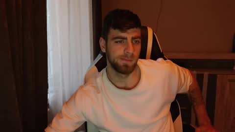 Snapshot of exstayz chatting on 11.19.25 Sweetheart online show from 11.19.25