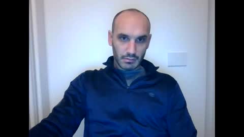 Snapshot of extr0 chatting on 11.18.25 Extro online show from 11.18.25