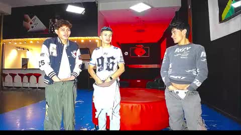 extrangers online show from 11.07.25