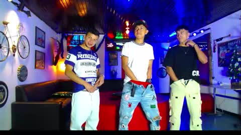 extrangers online show from 12.15.25