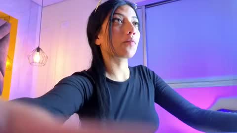 Snapshot of ey_im_simone_ chatting on 06.17.26 online show from 06.17.26