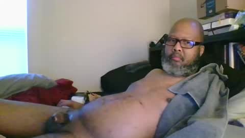 eyequee0007 online show from 10.22.25