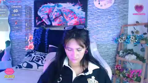 Snapshot of eyesmoon7710 chatting on 06.19.26 eyes moon online show from 06.19.26