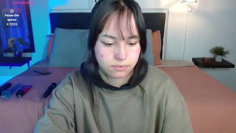 eymmy_24 online show from 09.19.25