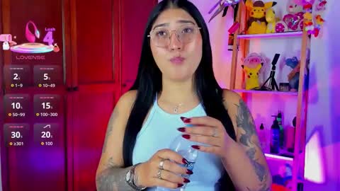 Snapshot of eymy_hadid_ chatting on 11.07.25 Emily online show from 11.07.25