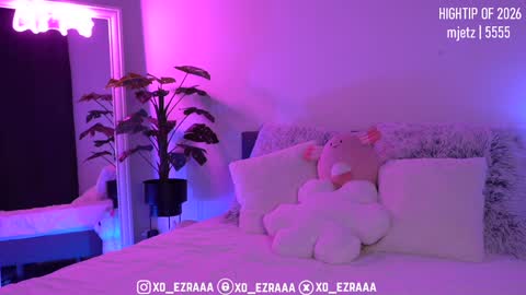 Snapshot of ezra chatting on 01.10.26 Ezra online show from 01.10.26