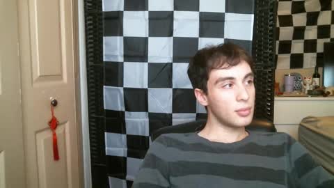 Ezra Naamah online show from 01.21.25