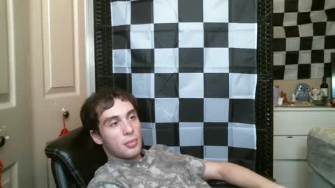 Ezra Naamah online show from 02.12.25