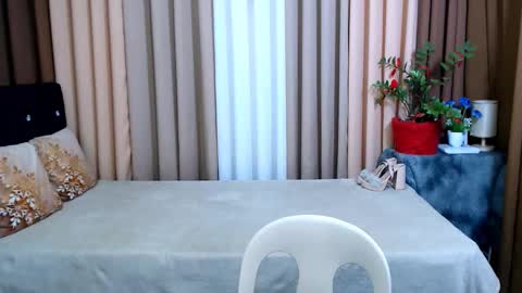 UR SWEET EZRA online show from 01.17.25