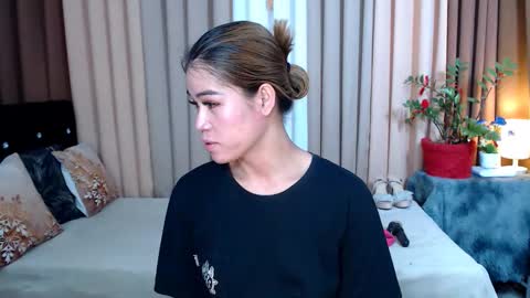 UR SWEET EZRA online show from 01.26.25