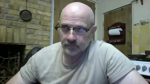 Snapshot of f1zzeek chatting on 02.01.26 f1zzeek online show from 02.01.26