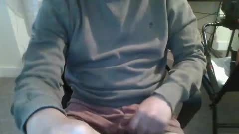 Snapshot of f2004_ chatting on 04.15.26 f2004_ online show from 04.15.26