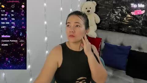 Snapshot of faberdubois1 chatting on 11.23.25 camila online show from 11.23.25