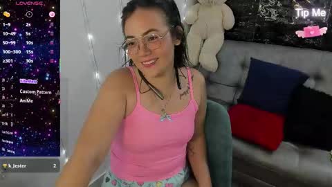 Snapshot of faberdubois1 chatting on 12.02.25 camila online show from 12.02.25