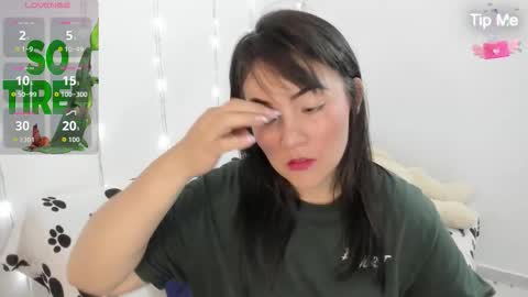 Snapshot of faberdubois1 chatting on 12.21.25 camila online show from 12.21.25