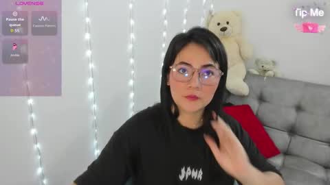 Snapshot of faberdubois1 chatting on 02.01.26 camila online show from 02.01.26