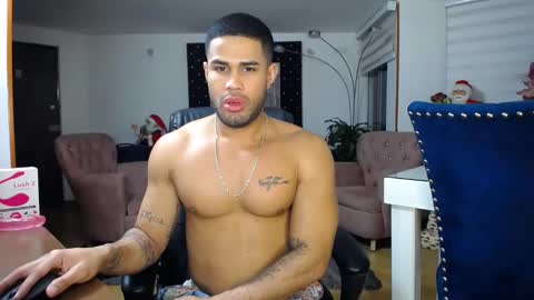 Snapshot of fabilatindick20 chatting on 12.04.24 Fabian online show from 12.04.24