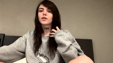 Snapshot of faerienugs chatting on 12.05.25 Faerie 3 online show from 12.05.25