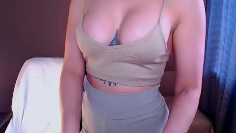 Snapshot of fairy_elli_hot chatting on 09.19.25 Elli online show from 09.19.25