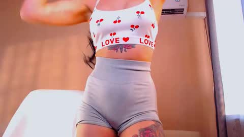 Elli  online show from 12.17.25