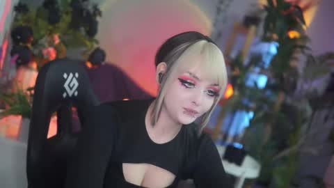 Snapshot of faith_chan chatting on 10.19.25 faith_chan online show from 10.19.25