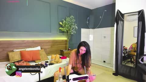 Snapshot of fallen_angel999777 chatting on 02.13.26 Megan 630 1330 -5 online show from 02.13.26