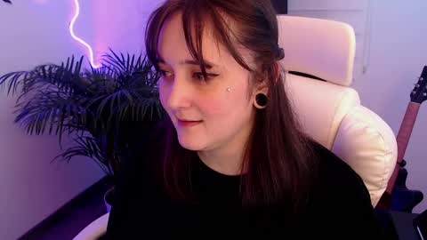 Snapshot of fallenag__ chatting on 04.10.26 OF fallenag 1 online show from 04.10.26