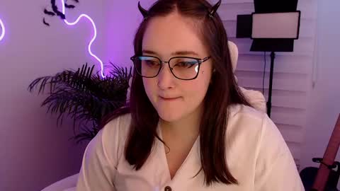 Snapshot of fallenag__ chatting on 05.13.26 OF fallenag 1 online show from 05.13.26