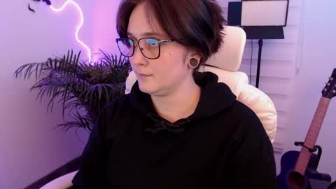 Snapshot of fallenag__ chatting on 05.20.26 OF fallenag 1 online show from 05.20.26