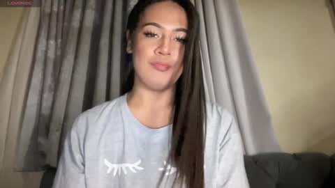 Snapshot of fallon_empress chatting on 11.17.25 callmecindy online show from 11.17.25