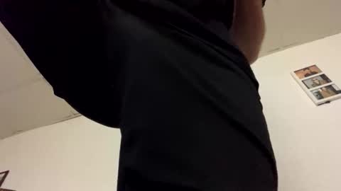 Snapshot of fallsguyny chatting on 12.04.25 fallsguyny online show from 12.04.25