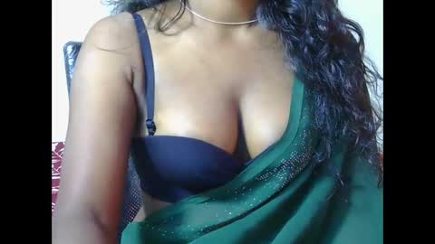 Snapshot of fancy_doll1 chatting on 01.06.26 fancy doll online show from 01.06.26