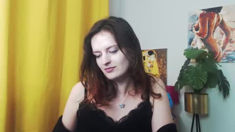 Snapshot of fancynadine chatting on 12.10.24 Nadine online show from 12.10.24