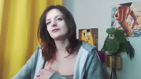 Snapshot of fancynadine chatting on 12.11.24 Nadine online show from 12.11.24