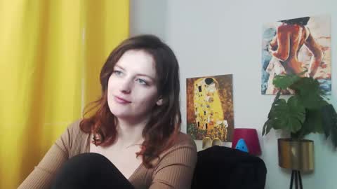 Snapshot of fancynadine chatting on 12.23.24 Nadine online show from 12.23.24