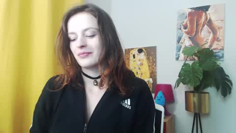 Snapshot of fancynadine chatting on 01.06.25 Nadine online show from 01.06.25