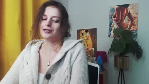 Snapshot of fancynadine chatting on 01.08.25 Nadine online show from 01.08.25