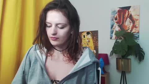 Snapshot of fancynadine chatting on 01.10.25 Nadine online show from 01.10.25