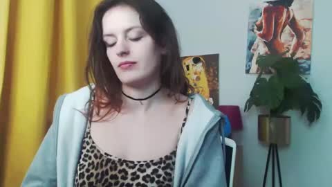 Snapshot of fancynadine chatting on 01.10.25 Nadine online show from 01.10.25