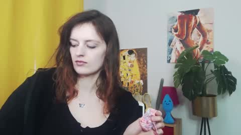 Snapshot of fancynadine chatting on 03.10.25 Nadine online show from 03.10.25