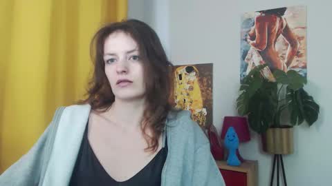 Snapshot of fancynadine chatting on 09.09.25 Nadine online show from 09.09.25