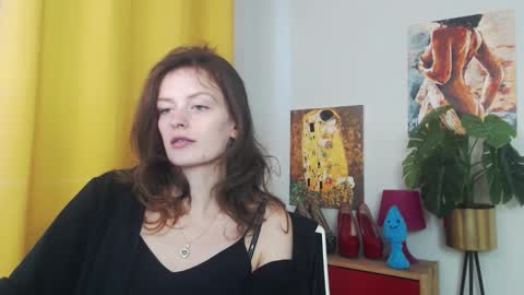 Snapshot of fancynadine chatting on 09.16.25 Nadine online show from 09.16.25