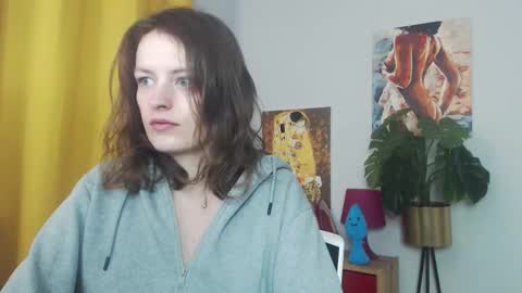 Snapshot of fancynadine chatting on 10.08.25 Nadine online show from 10.08.25