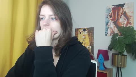 Snapshot of fancynadine chatting on 11.04.25 Nadine online show from 11.04.25