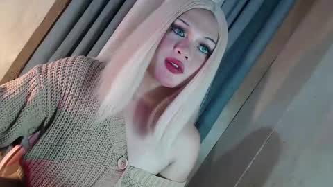 DANIELLA - DONT FORGET TO GIVE ME A THUMBSU UP online show from 03.04.26