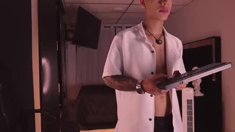 Snapshot of farid_jake_ chatting on 10.05.25 farid_jake_ online show from 10.05.25