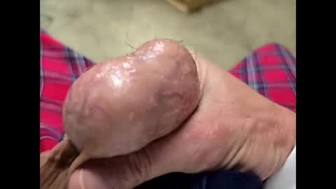 Snapshot of fartinmymouthplz chatting on 10.29.25 fartinmymouthplz online show from 10.29.25