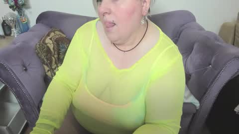 Snapshot of fashiona chatting on 02.15.26 fashiona online show from 02.15.26